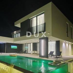 ZADAR, KOŽINO - Luksuzna vila s pogledom na more! Podno grijanje, dizalica topline, bazen...