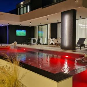 ZADAR, KOŽINO - Luksuzna vila s pogledom na more! Podno grijanje, dizalica topline, bazen...