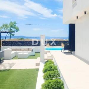 ZADAR, KOŽINO - Luksuzna vila s pogledom na more! Podno grijanje, dizalica topline, bazen...