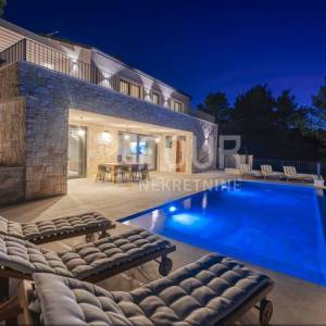 Zadar, Mali Iž, samostojeća kuća s bazenom, 294m2