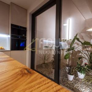 Zadar, Mali Iž, samostojeća kuća s bazenom, 294m2