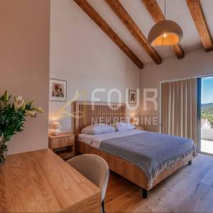 Zadar, Mali Iž, samostojeća kuća s bazenom, 294m2