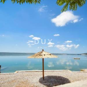 ZADAR, MASLENICA - Stambeno-turistički objekt, 170 m od mora