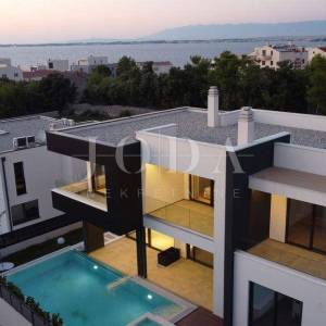 Zadar, okolica, moderna vila blizu mora