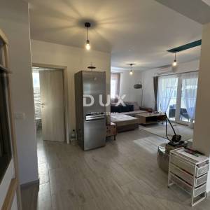 ZADAR, PETRČANE - Namješteni stan u prizemlju sa vrtom!