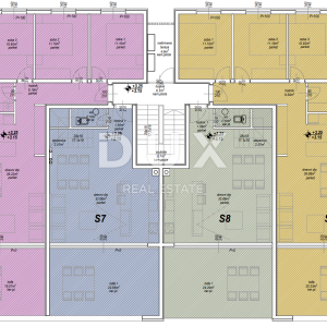 ZADAR, PRIVLAKA - Nevjerojatan Dvoetažni Penthouse s Prostranom Krovnom Terasom 120 Metara od Mora s Očaravajućim Pogledom na M...