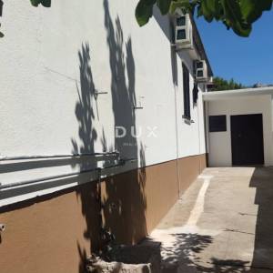 ZADAR, SELINE - PRILIKA! Kuća u 1. redu do mora