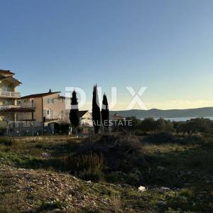 ZADAR, SV. PETAR - Građevinsko zemljište 550m² s pogledom na more i otoke!