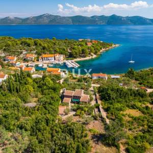 ZADAR, VELI IŽ - Komad raja s privatnim pristupom plaži!