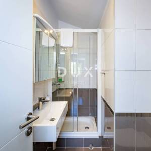 ZADAR, VELI IŽ - Komad raja s privatnim pristupom plaži!