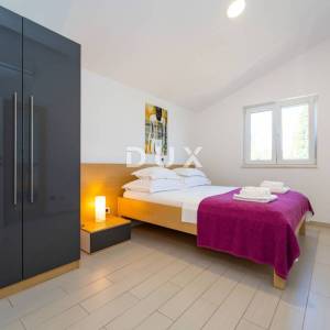 ZADAR, VELI IŽ - Komad raja s privatnim pristupom plaži!