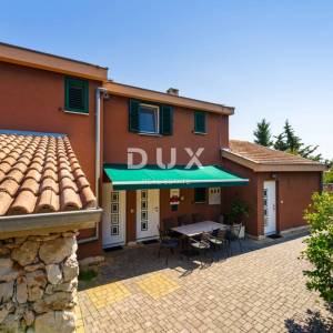 ZADAR, VELI IŽ - Komad raja s privatnim pristupom plaži!