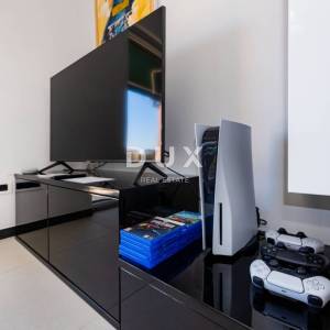 ZADAR, VELI IŽ - Komad raja s privatnim pristupom plaži!