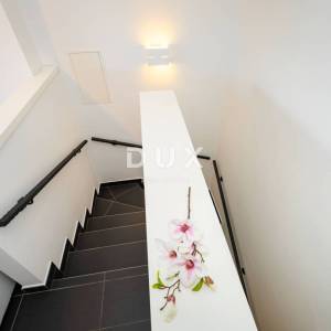 ZADAR, VELI IŽ - Komad raja s privatnim pristupom plaži!