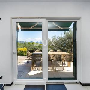 ZADAR, VELI IŽ - Komad raja s privatnim pristupom plaži!