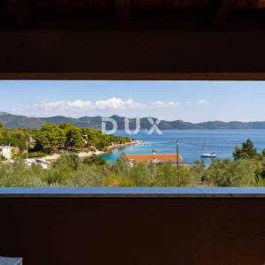 ZADAR, VELI IŽ - Komad raja s privatnim pristupom plaži!