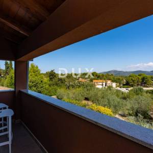 ZADAR, VELI IŽ - Komad raja s privatnim pristupom plaži!