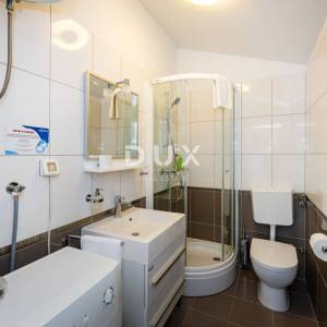 ZADAR, VELI IŽ - Komad raja s privatnim pristupom plaži!