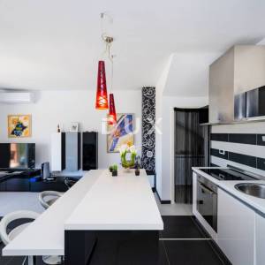 ZADAR, VELI IŽ - Komad raja s privatnim pristupom plaži!