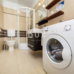 ZADAR, VELI IŽ - Komad raja s privatnim pristupom plaži!