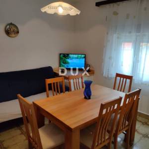 ZADAR, VISOČANE - Kuća s prostranom okućnicom