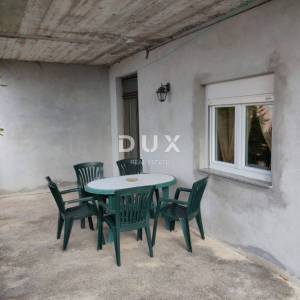 ZADAR, VISOČANE - Kuća s prostranom okućnicom