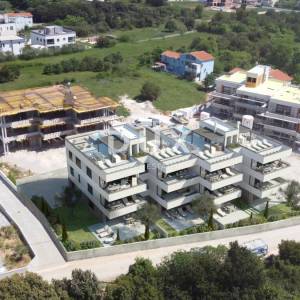ZADAR, ZATON - Stan s vrtom 95 metara od mora! SB1