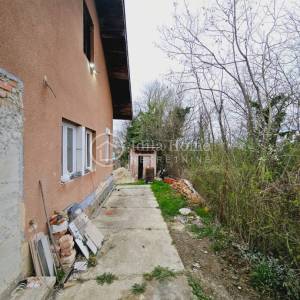 Zagorje/Kraljeveci/RENOVIRANA trosobna kuća sa panoramskim pogledom/1552m2 zemljišta