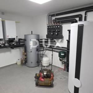 ZAGREB, BREZOVICA - Luksuzna vila s panoramskim pogledom u zelenoj zoni Zagreba