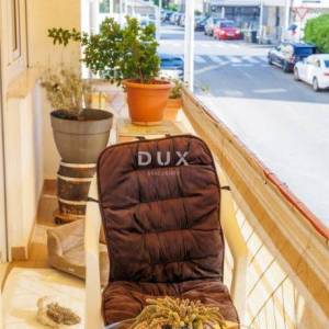 ZAGREB, DUBRAVA - Prostrana kuća na tri etaže s dvorištem, saunom i mogućnošću tri stana