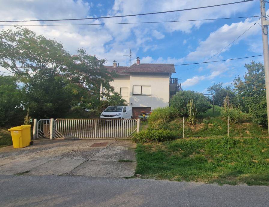 ZAGREB, SESVETE,SESVET. KRALJEVEC, KUĆA 228 m2 SA VELIKOM OKUĆNICOM
