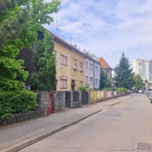 ZAGREB, SVETICE - BORONGAJ OKRETIŠTE, KUĆA 225 m2 SA VRTOM (prodaja)