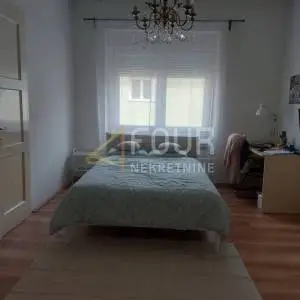 Zagreb, Tešnjevka, kuća s 2 stana, garažom i okućnicom