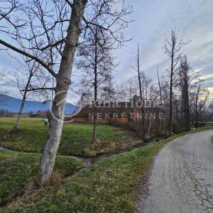 Zagrebačka županija/Bistra stara kurija na parceli od 6635m2!PRILIKA!