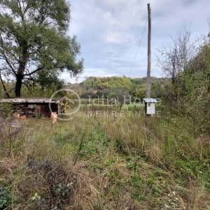 Zagrebačka županija/zemljište 6907m2 sa starom kućom , struja,voda