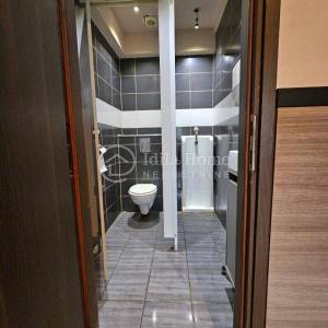 Zagreb/Gajnice Poslovni Prostor (Caffe bar) 66,16 m2 Prodaja