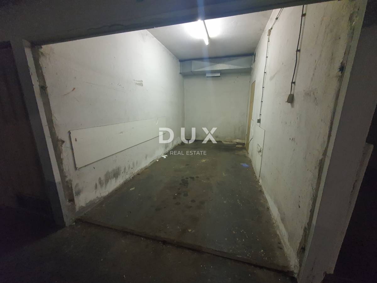 ZAGREB,MAKSIMIR-Prodaje se garaža, rijetka prilika na frekventnoj lokaciji