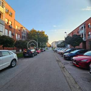 Zagreb/Stenjevec/TROSOBAN stan okružen zelenilom/TOP LOKACIJA!