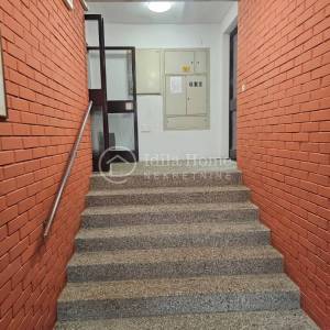 Zagreb/Stenjevec/TROSOBAN stan okružen zelenilom/TOP LOKACIJA!