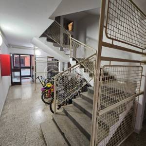 Zagreb/Stenjevec/TROSOBAN stan okružen zelenilom/TOP LOKACIJA!