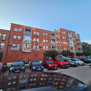 Zagreb/Stenjevec/TROSOBAN stan okružen zelenilom/TOP LOKACIJA!