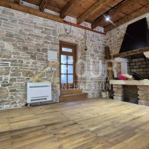 Zakup, Pula, Centar, poslovni prostor, 36.30m2