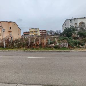 Zemljište sa građevinskom dozvolom za 6 stanova