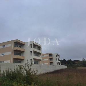 Žminj, trosoban stan na drugom katu moderne novogradnje B7