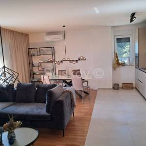 1. iznajmljivanje,Mejaši Split, luksuzan stan