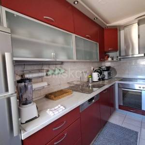 3 sobe, parking, dugoročan najam Split Brodarica