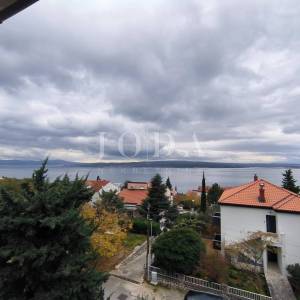 Apartman blizu mora sa 2 balkona i otvorenim pogledom