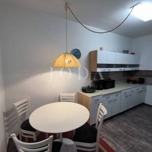 Apartman blizu mora sa 2 balkona i otvorenim pogledom