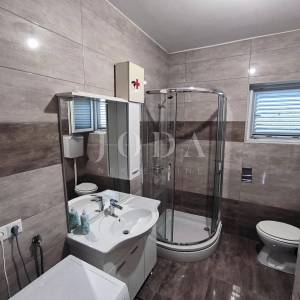 Apartman blizu mora sa 2 balkona i otvorenim pogledom