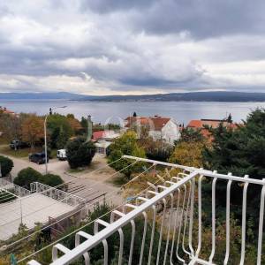 Apartman blizu mora sa 2 balkona i otvorenim pogledom